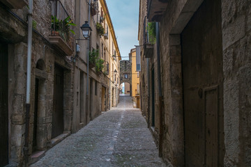 Fototapeta na wymiar A street in the center of Besalu, Catalonia