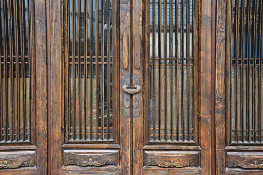 chinese door in vintage style with old lock © tumteerasak
