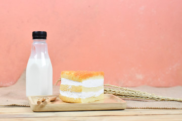 Egg Yolk Gold Thread Cakes stuffed with cream