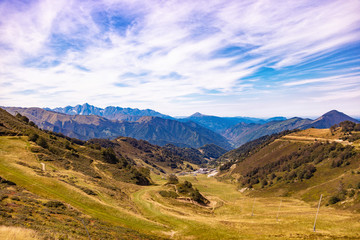 Fototapeta na wymiar Paysage,vue sur les pistes et montagnes autour de la station de ski Guzet-neige en été. Couserans-Pyrénées,valée d'Ustou,Ariège,Occitanie,France.
