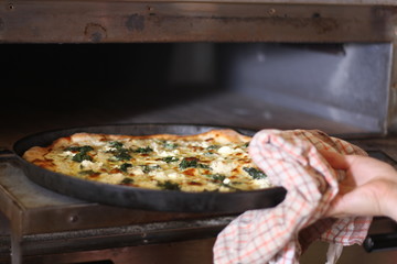 Bistro Italian with pizza, pasta, cafe
