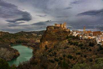 Fototapeta na wymiar Cofrentes, castle and river