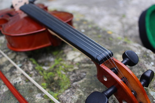 JOUER DU violon