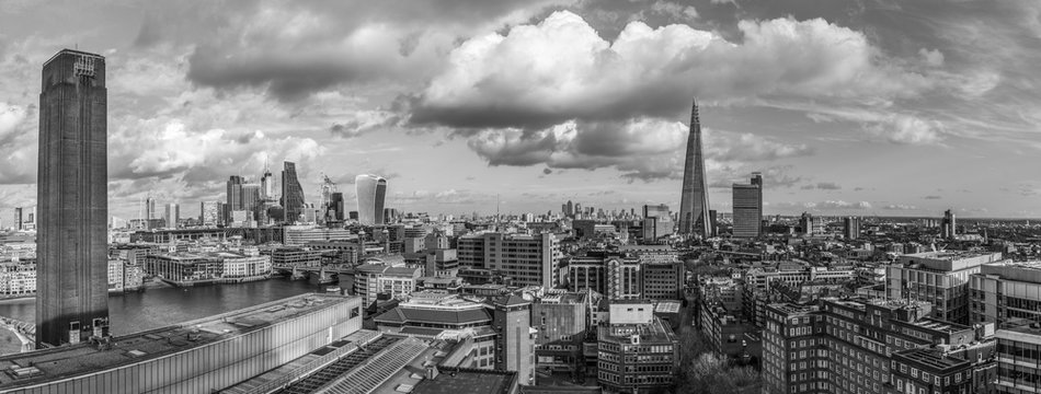 Fototapeta Panoramic cityscape of central London skyline