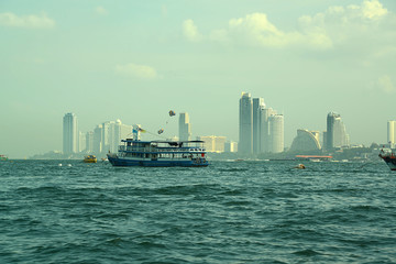 Boote vor der Küste von Pattaya Thailand