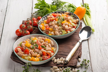 salad with tuna cannellini beans pepper and tomatoes