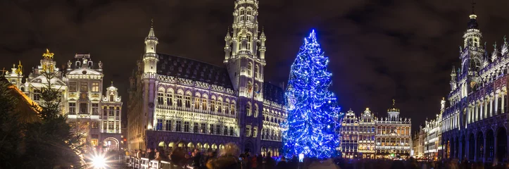 Foto op Aluminium Brussel grote marktplaats op een kerstavond brussel belgië high definition panorama
