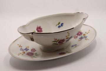 Saucière en porcelaine