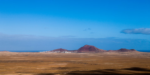 Fototapeta na wymiar panoramic view of the island of lanzarote