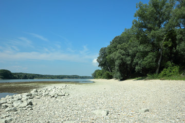 Donau in Niederösterreich mit Niedrigwasser aufgenommen Juli 2018