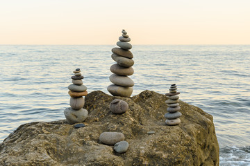 Fototapeta na wymiar Art of stone placement - sute-ISI rock balance
