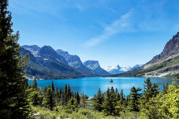 Fototapeta na wymiar St. Mary Lake, Glacier National Park
