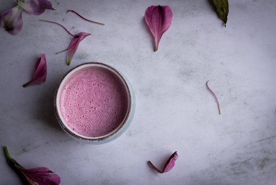 berry tea latte