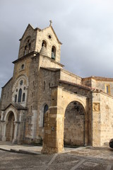 Fototapeta na wymiar iglesia de san vicente martir en ciudad de frias,las merindades,burgos,castilla y leon,españa