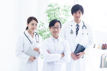 Fototapeta premium 信頼できる医師たちのポートレート