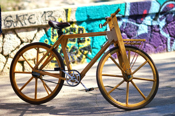 Fototapeta na wymiar Working bicycle made with wood