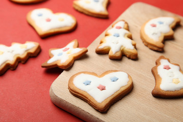 Obraz na płótnie Canvas Christmas cookies with white glaze