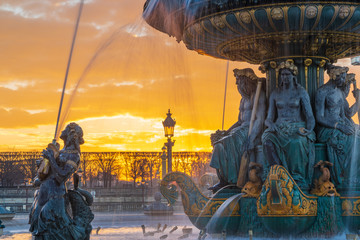 Fototapeta na wymiar Fontaine Place de la Concorde in Paris