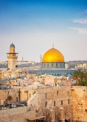 Foto op Plexiglas De Tempelberg - Westelijke Muur en de gouden Rotskoepel-moskee in de oude stad van Jeruzalem, Israël © Horváth Botond