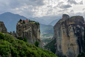 Fototapeta na wymiar Meteora Mountain Monastery