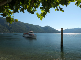 Schiff auf dem Lago Maggiore