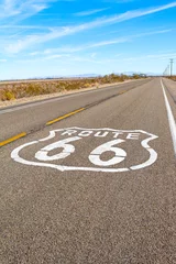 Foto op Plexiglas Route 66 in de Mojave-woestijn, ten oosten van Barstow, Californië © Felipe Sanchez