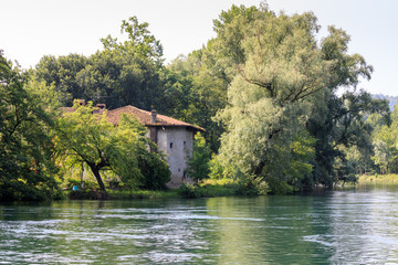 Obraz premium paesaggio fluviale - fiume Adda