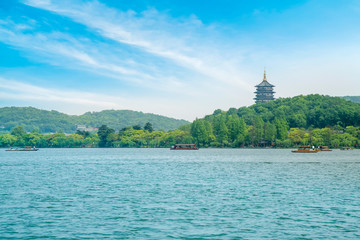 Fototapeta na wymiar The Beautiful Landscape of West Lake in Hangzhou..