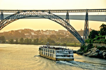 Navegar no rio Douro...