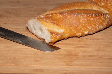 Brot mit Messer