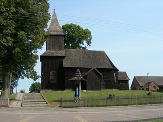 Sominy, kościół drewniany pw. Matki Boskiej Królowej Polski