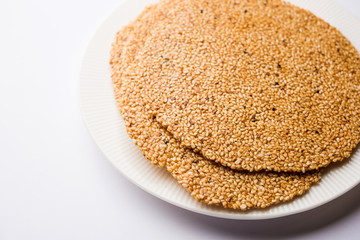 Til Roti or Tilgul rotla or papdi
