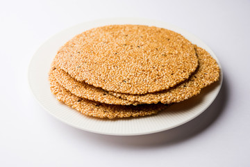 Til Roti or Tilgul rotla or papdi