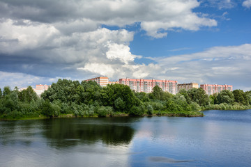 Fototapeta na wymiar Gomel. Belarus. View of the neighborhood Swedish hill from the lake side