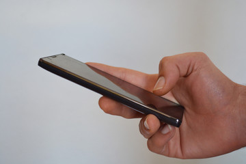 utilizando el telefono movil