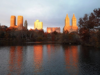 Fototapeta na wymiar Fall colors in New York City Central Park