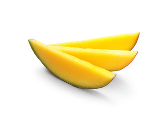 Fototapeta na wymiar Fresh juicy mango slices isolated on white