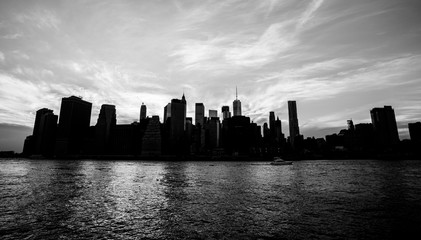 Fototapeta na wymiar New York skyline in high contrast, black and white