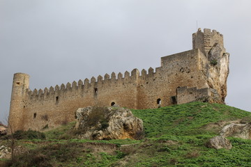 Fototapeta premium vista trasera,castillo de los duques de frias en ciudad de frias,las merindades,burgos,castilla y leon,españa