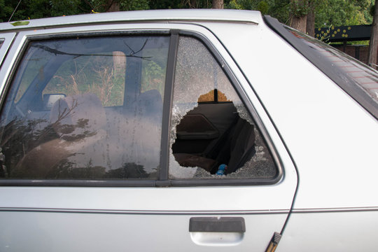 Brocken rear auto window. Hacking car