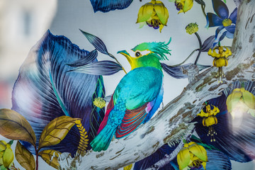Tissu multicolore à motifs oiseau