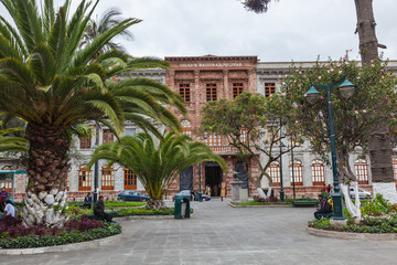 Fototapeta na wymiar Colegio Nacional Bolivar