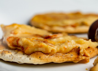 hummus crackers