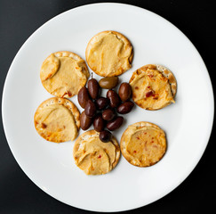 humus olives