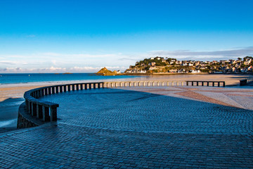Pl&eacute;neuf-Val-Andr&eacute;