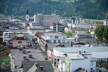Fototapeta premium Centrum Wörgl w Tyrolu z lotu ptaka