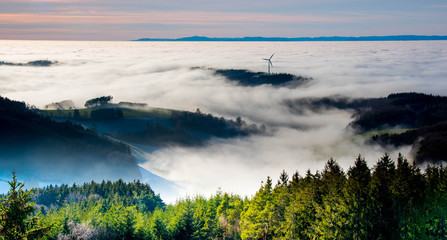 Blick vom Hünersedelturm in Freiamt auf die im Nebel liegende Rheinebene