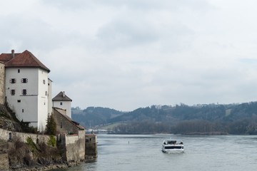 Donauschiff Veste Niederhaus Passau