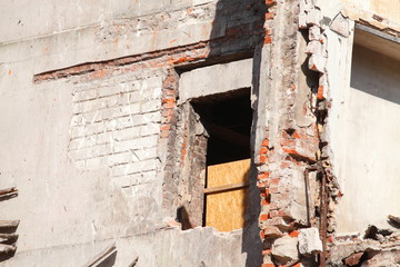 Hausabriss, Abbruchhaus