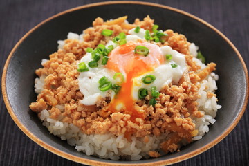 鶏そぼろ丼